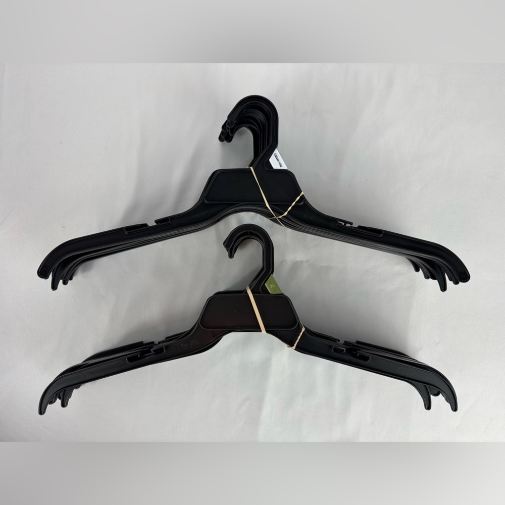 Lot of 20, 19” Black Retail Clothing Hangers Display Jacket Coat Suit Hangers